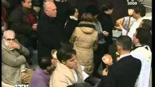 Vatican Christmas Midnight Mass 2010: Communion on the Tongue