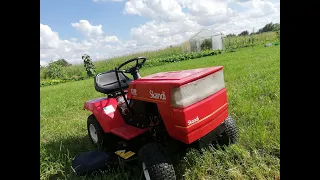 Kosiarka traktorek ogrodowy Skandi 12 KM na moją farme. Czerwona rakieta American Yard.