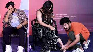 Fan Putting Dishti Chukka To Ketika Sharma's Feet | MS Talkies