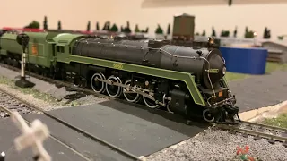 President’s Choice 6060 Bullet Nosed Express Set Run and Demo (Canadian National 4-8-2 Mountain)