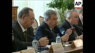 RUSSIA: GERMAN CHANCELLOR VISITS PRIMAKOV IN MOSCOW