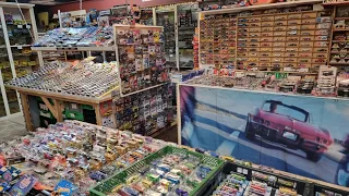Let's search for Diecast Cars in this Diecast Goldmine! Diecast Hunting in Europe!