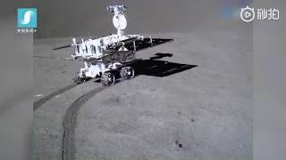 🎬 "Юйту-2" проехал первый отрезок лунной поверхности.