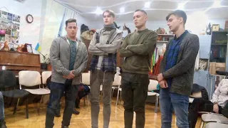 "Прощай деревня " виконує чоловіча група ансамблю "Кралиця". засп. - Б.Чорний вив. - В.Сінельніков