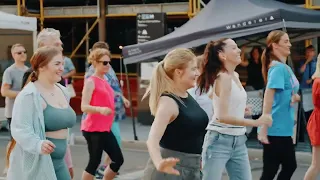 Surprise Flashmob proposal at markets