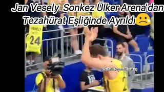 Jan Vesely Ülker Arena'dan SonkezTezehüratla Ayrıldı