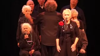 Young@Heart Chorus sings Pied Piper/ Wish You Were Here live