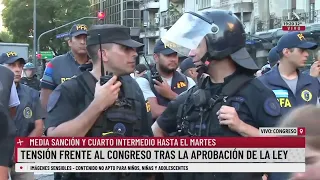 Incidentes frente al Congreso: manifestantes intentaron agredir a Espert