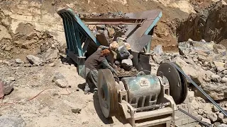 Amazing 😲 Jaw crusher Hard stone 🪨🪨 working processing of stone crushing plant#viral #truck #car