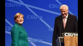 Angela Merkel blamiert sich wieder beim CSU-Parteitag und erntet lautes Gelächter..15.12.2017