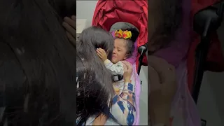 Sarinha com dor, e titia Wellida resolveu pegar um vôo e fazer uma surpresa pra ela também 🥺🥺🥺