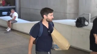 The New Face Of Bobby Fischer, Tobey Maguire Walks Through LAX Carrying Groceries