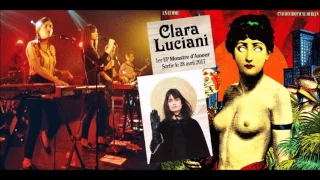 Clara Luciani : « Le vinyle qui a le plus compté pour moi : "Psycho Tropical Berlin" de La Femme. »