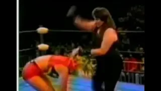 Madusa (Alundra Blayze) vs. Peggy Lee Leather (03 29 1997 WCW Saturday Night)