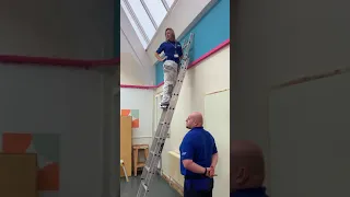 How to safely erect , ascend , descend and store an aluminium ladder