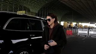 Kirti Sanon spotted at The Airport Departure |  Boogle Bollywood