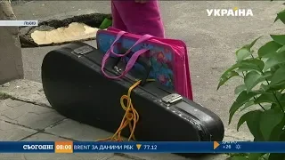 Продавчиня накинулася з кулаками на 8-річну дівчинку у Львові
