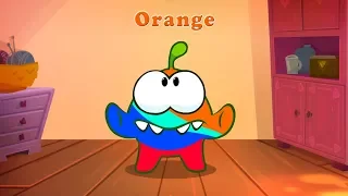 Om Nom gets painted in different colors / Learn English with Om Nom / Educational Cartoon