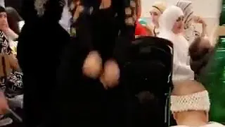 رقصة الركادة المثيرة في عرس مغربي ببلجيكا