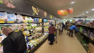 first person view of a walkthrough a shopping center [3d-binaural audio]