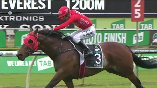 Redzel leads all the way to win The 2017 TAB Everest
