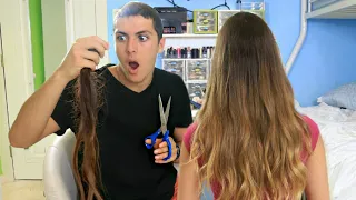 Boyfriend Does Girlfriends Makeup!