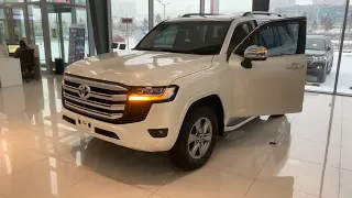 2022 Toyota Land Cruiser 300 GXR leather & VX White n Black Color Review