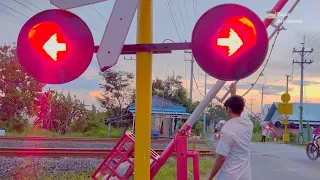 Railroad Crossing Indonesia | Kompilasi Palang Pintu Kereta Api Manual Perlintasan Brebes