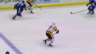 Crosby redirects puck in against Toronto maple leafs 11/12/2016