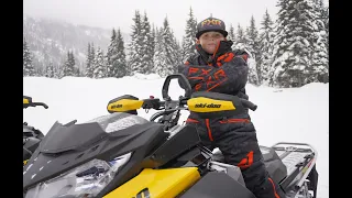 2022 Polaris RMK EVO or 2023 Skidoo Summit Neo +