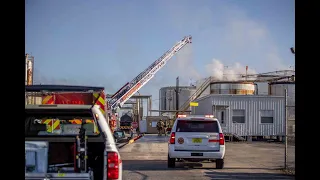 Jacksonville Fire Rescue Department respond to 80,000 gallon asphalt tank on fire