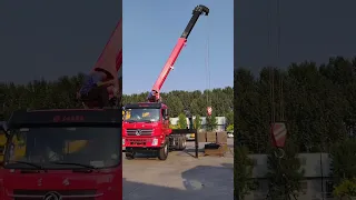 12-ton Dongfeng truck-mounted crane, two-section arm single-output crane 10 tons.