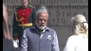 PM Modi visits Piskarovskoye Cemetery in St Petersburg, Russia