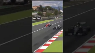 Lewis Hamilton overtake Sebastian Vettel in 2017 Spanish grand prix!!