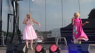 Barbie & Weird Barbie Live on stage !!