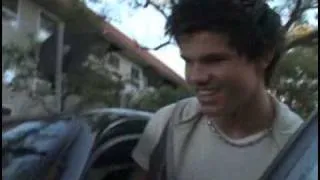 Taylor Lautner in Los Angeles - 13 01 09