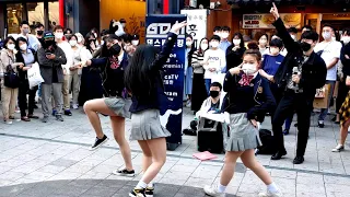 GDM DANCE BUSKING. LOVELY SCHOOLGIRLS PRESENTING UNIQUE IMPROMPTU PERFORMANCE ON HONGDAE STREET.