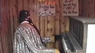 Wall Drug - Singing Sam the Gorilla Man