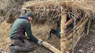 Building Concealed Shelters in the Forest | Surviving Harsh Winter With Fire and Without Fire.