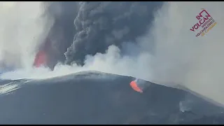 Actividad muy violenta en la boca central del volcán de La Palma este lunes