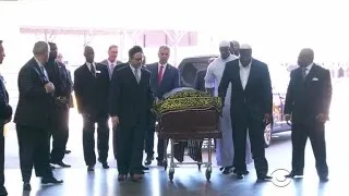 Prayer service held for Muhammad Ali