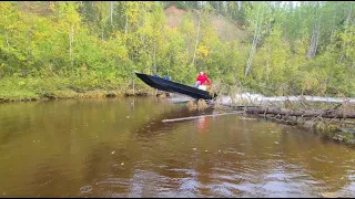 ЛОДКА ПНД ПОД ВОДОМЕТ | ЕЕ ВОЗМОЖНОСТИ НА КАМЕНИСТЫХ РЕКАХ