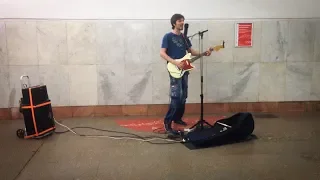 The Russian Kurt Cobain - Heart-Shaped Box Nirvana cover in Moscow metro
