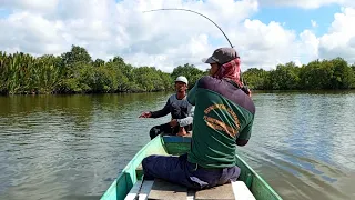 BEGITU UMPAN DI LEMPAR JORAN NYA LANGSUNG MELENGKUNG TAJAM, MANCING MUARA BEBANIR With Mr.DIN