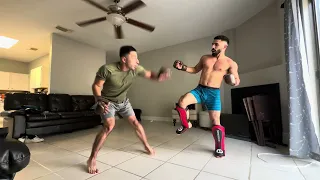 Twins kickbox (TKO)