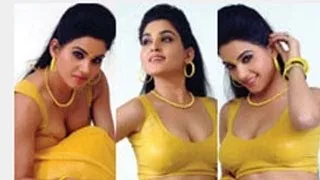 Kavya Singh exposed in Yellow Saree