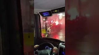 Chegada do ônibus visto de dentro - São Paulo e Flamengo no Morumbi