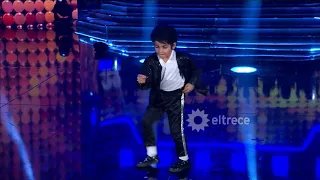 ¡Un mini Michael Jackson! Tiene 5 años y baila igual que el Rey del Pop