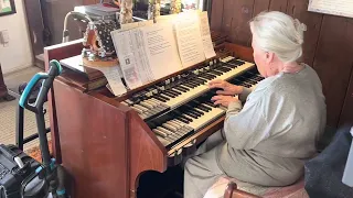 Hammond Organ played by 86 year old master