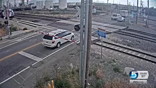 Drivers, pedestrians ignoring rail crossings 'a problem,' expert says